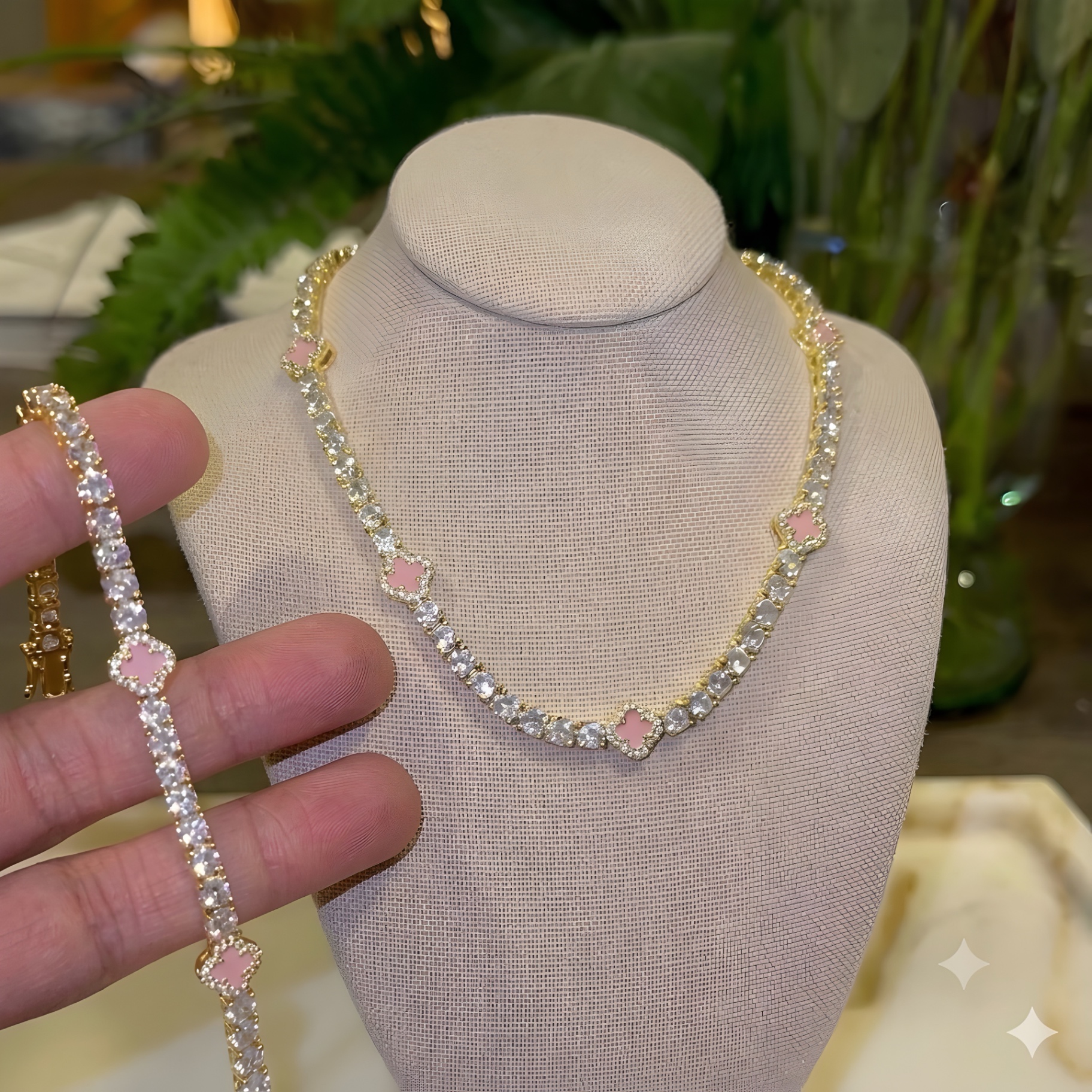 Petal Clover Set necklace and bracelet set